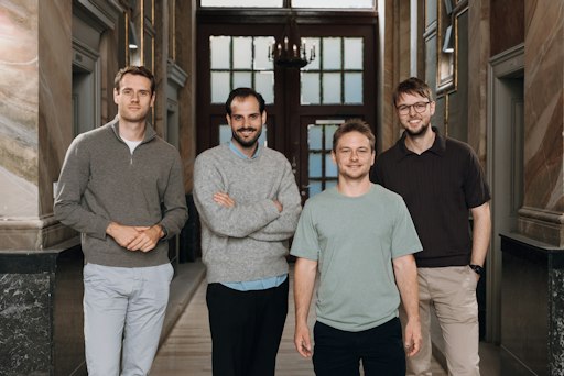 Das Leadership-Team von reebuild (v. l. n. r.): Nicolaus Lederer
(COO), Matteo Cimadom (CRO), Alexander Kornell (CEO) und Luca Papay
(CTO)