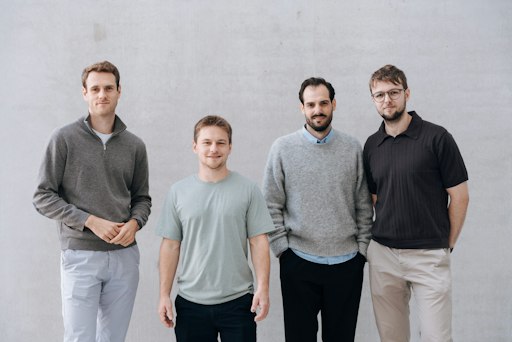 Vorschau Bild von Das Leadership-Team von reebuild (v. l. n. r.): Nicolaus Lederer
(COO), Alexander Kornell (CEO), Matteo Cimadom (CRO) und Luca Papay
(CTO)