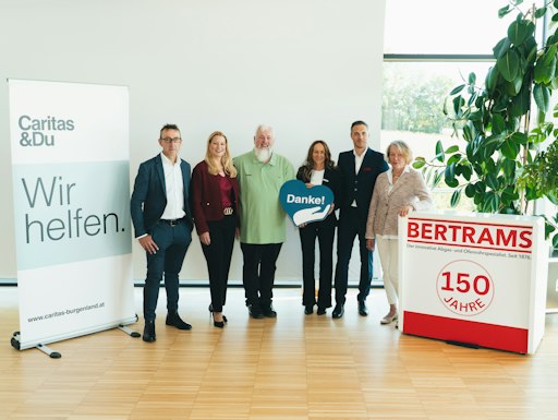 BERTRAMS x CARITAS_Pressekonferenz Wärme
schenken_13.10.2026_Johann Steurer, Daniela Winkler, Norbert
Filipitsch, Petra Frank, Martin Wolfram, Hermine Rosen (c) MOIKMEDIA
| Leon Moik - KI bearbeitet