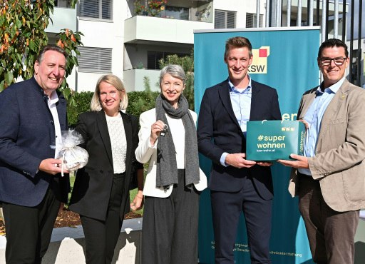 Gruppenfoto von Vertreter:innen der Projektbeteiligten