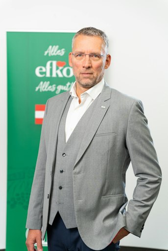 Vorschau Bild von efko-Geschäftsführer Thomas Krahofer setzt auf langfristige
Partnerschaften mit heimischen Produzent:innen.
