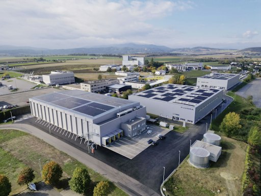 Das erste Tiefkühllager, das in Österreich mit einem
Nachhaltigkeits-Zertifikat in Gold ausgezeichnet worden ist, steht
im Green Logistics Park in Loosdorf. - KI bearbeitet