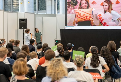 Die Wiener Gesundheitsförderung – WiG bietet von November 2026
bis Jänner 2027 kostenlose Workshops zu sexueller Gesundheit für
Wiener Jugendliche im Alter von 13 bis 19 Jahren an.