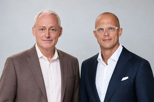 Freuen sich über den neuen Standort in Linz als weiteren Baustein
in der Weiterentwicklung der Marktpräsenz von enomyc:
Unternehmensgründer und CEO Martin Hammer (links) und Hartwig Skala
(rechts), Ansprechpartner für enomyc in Österreich // Weiterer Text
über ots und www.presseportal.de/nr/164573 / Die Verwendung dieses
Bildes für redaktionelle Zwecke ist unter Beachtung aller
mitgeteilten Nutzungsbedingungen zulässig und dann auch honorarfrei.
Veröffentlichung ausschließlich mit Bildrechte-Hinweis.