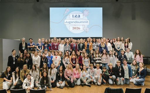Am 4. LEA-Jugendsummit zu Gleichstelunahmen beschäftigten sich
knapp 100 Schüler:innen aus 4 Bundesländern (NÖ, OÖ, Salzburg,
Steiermark) einen Tag lang intensiv mit dem Thema Gleichstellung.