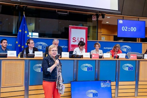 The "Quality Jobs for All" conference took place at the European
Parliament in Brussels on 14 October. The S&D Group called on the
European Commission, Member States, employers and social partners to
establish binding rules now for safe, fair and quality jobs. //
Weiterer Text über ots und www.presseportal.de/nr/183420 / Die
Verwendung dieses Bildes für redaktionelle Zwecke ist unter
Beachtung aller mitgeteilten Nutzungsbedingungen zulässig und dann
auch honorarfrei. Veröffentlichung ausschließlich mit
Bildrechte-Hinweis.
