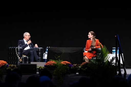 Vorschau Bild von Oleksandra Matviichuk in der anschließenden Diskussion mit Rektor
Andreas Altmann