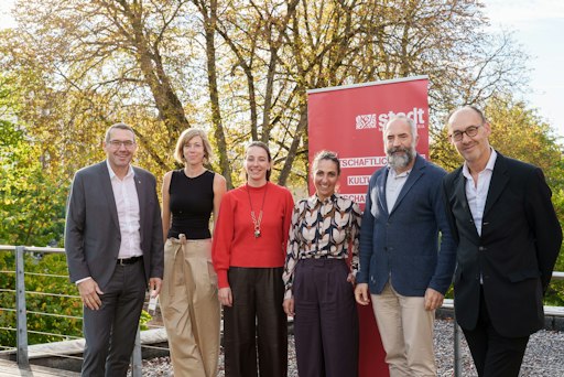 v.l.n.r.: Markus Vogl (Bürgermeister von Steyr), Constanze
Wolfgring (Stadtplanerin & Historikerin), Bettina Ludwig (Kultur-
und Sozialanthrophologin), Daniela Limberger und Edgar Eller
(Dachverband Stadtmarketing Austria, KuratorInnen der
Denkwerkstadt), Robert Misik (Journalist & Autor)