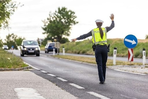 Polizeikontrollen gegen illegale Pyrotechnikimporte (Symbolfoto)