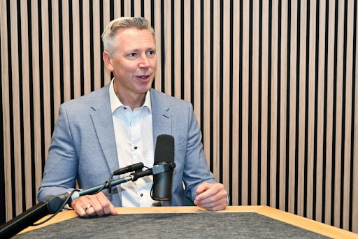  Michael Weberberger, Geschäftsführer des oberösterreichischen
KI-Dienstleisters TRUSTIFAI, spricht in der vierteljährlichen
Podcast-Reihe "Ein Viertel KI, bitte!" über die fortschreitende
Entwicklung Künstlicher Intelligenz: trustifai.at/podcast