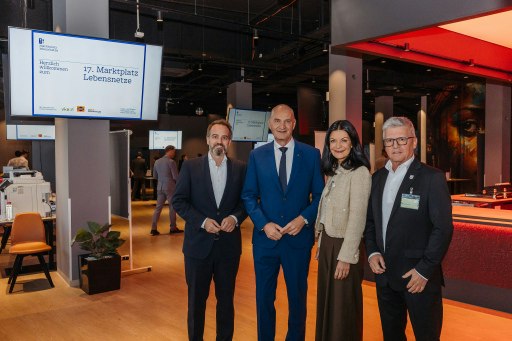 MMag. Michael Baminger, Obmann vom Verein Lebensnetze, Sozial-Landesrat Dr. Christian Dörfel, Mag. Kathrin Kühtreiber-Leitner, Vorständin der Oberösterreichischen Versicherung und Gernot Fellinger, MBA, Generalsekretär des LASK.
