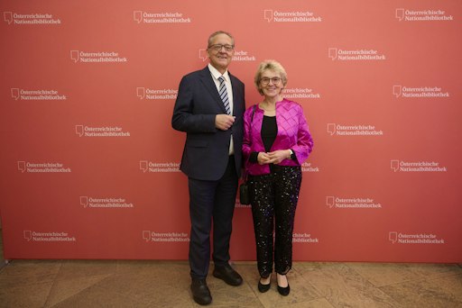 Vorschau Bild von Flughafen-Vorstandsvorsitzender Günther Ofner mit seiner Frau
Renate Schandl-Bauer