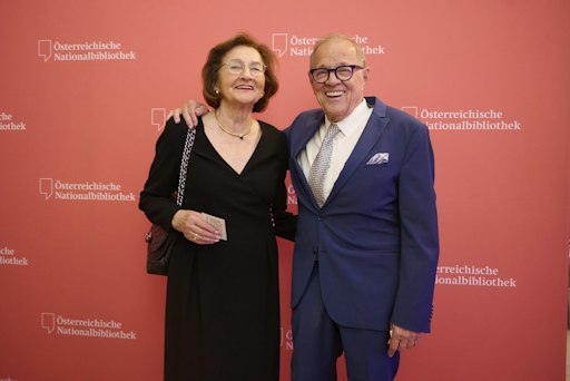 Vorschau Bild von Fürstin Irma zu Hohenlohe-Langenburg und Porzellanmanufaktur
Augarten-Eigentümer Erhard Grossnig