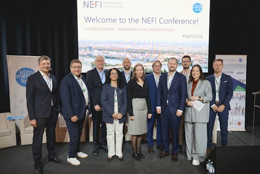 Wie kann die industrielle Transformation zum Wettbewerbsvorteil
werden? Nationale und internationale Perspektiven im Rahmen der
Keynotes und Podiumsdiskussion.