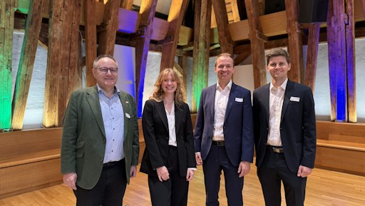 FCP-Geschäftsführer Dieter Pichler verlieh am 22. Oktober den FCP
Innovationspreis 2026 an die Preisträger:innen Marlene Wagner,
Valentin Senk und Simon Fischer im Kuppelsaal der TU Wien.