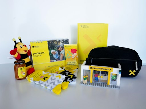 Vorschau Bild von Die Geschenke zu den Geldspartagen der Raiffeisen Stadtbank Wien.
