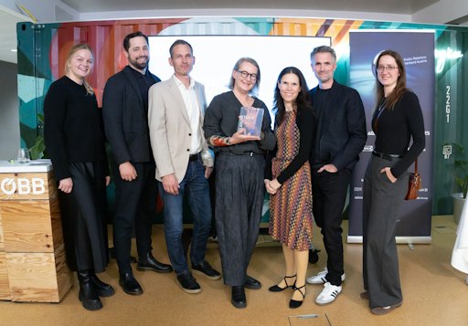 Die Kommunikationsabteilung vom Österreichischen Apothekerverband
(ÖAV) freut sich mit der Agentur bettertogether (b2g) über einen
PRVA-Glanzstück-Award in der Kategorie "Digitale Kommunikation".