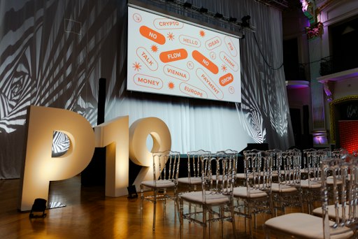Vorschau Bild von Bühne P19 Payment Festival mit Präsentation und Schriftzug