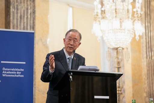Ban Ki-moon, ehemaliger Generalsekretär der Vereinten Nationen
und MCI Honorarprofessor, bei seinem Vortrag zum Thema „Climate
Crisis & Global Citizenship“.
