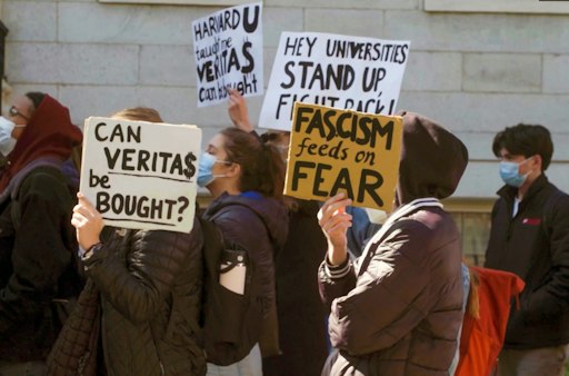 Vorschau Bild von Zur ARTE-Sendung Kampf um Harvard (1/3) Angst Harvard
demonstriert: Der politische Druck auf die Universität durch die
Trump-Regierung wächst. Kritiker warnen vor zunehmenden und
strikteren Eingriffen in die akademische Freiheit. © ARTE
France/Yami 2 Foto: ARTE F Honorarfreie Verwendung nur im
Zusammenhang mit genannter Sendung und bei folgender Nennung "Bild:
Sendeanstalt/Copyright". Andere Verwendungen nur nach vorheriger
Absprache: ARTE-Bildredaktion, Silke Wölk Tel.: +33 3 90 14 22 25,
E-Mail: bildredaktion@arte.tv // Weiterer Text über ots und
www.presseportal.de/nr/9021 / Die Verwendung dieses Bildes für
redaktionelle Zwecke ist unter Beachtung aller mitgeteilten
Nutzungsbedingungen zulässig und dann auch honorarfrei.
Veröffentlichung ausschließlich mit Bildrechte-Hinweis.