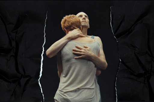 Vorschau Bild von Zur ARTE-Sendung Fassaden: Wenn Liebe in Gewalt umschlägt Mit
ihrem preisgekrönten Dokumentarfilm macht Alina Cyranek die
Erfahrungen von Frauen sichtbar, die von partnerschaftlicher Gewalt
betroffen sind (Szene mit Gesa Volland und Damian Gmür). © hug films
Foto: MDR Honorarfreie Verwendung nur im Zusammenhang mit genannter
Sendung und bei folgender Nennung "Bild: Sendeanstalt/Copyright".
Andere Verwendungen nur nach vorheriger Absprache:
ARTE-Bildredaktion, Silke Wölk Tel.: +33 3 90 14 22 25, E-Mail:
bildredaktion@arte.tv // Weiterer Text über ots und
www.presseportal.de/nr/9021 / Die Verwendung dieses Bildes für
redaktionelle Zwecke ist unter Beachtung aller mitgeteilten
Nutzungsbedingungen zulässig und dann auch honorarfrei.
Veröffentlichung ausschließlich mit Bildrechte-Hinweis.